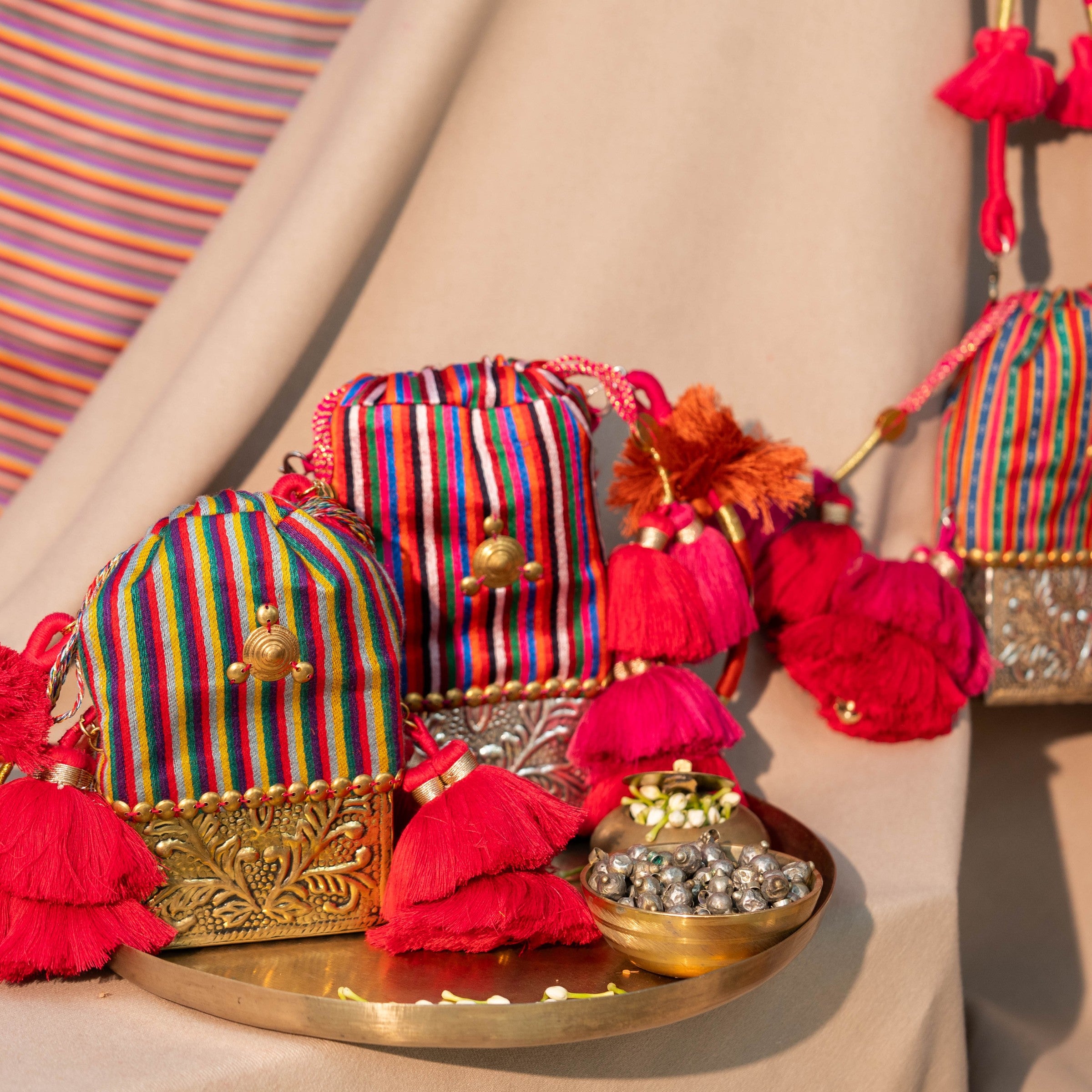 VAANYA POTLI LIGHT GREEN