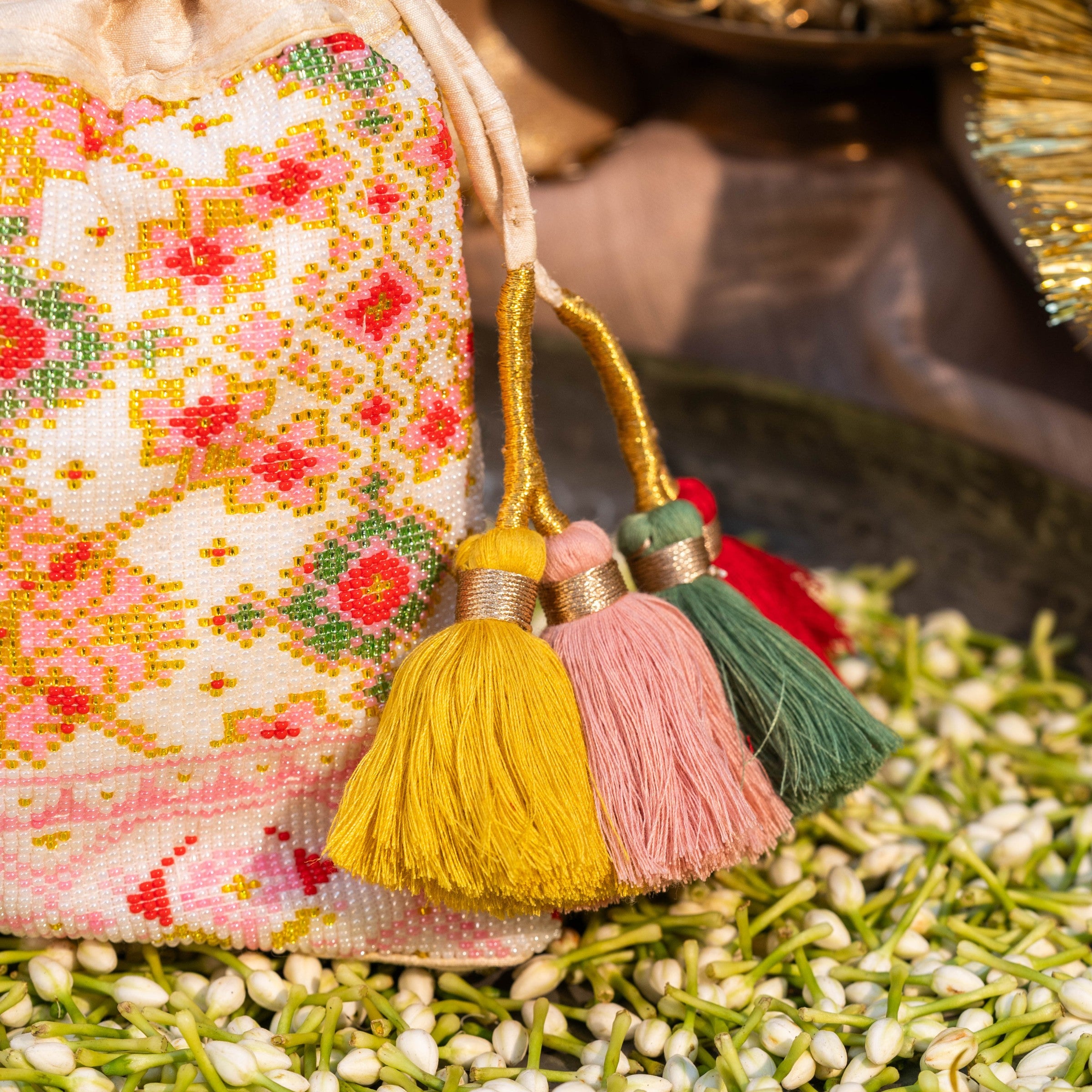 AMARA SILK POTLI WHITE