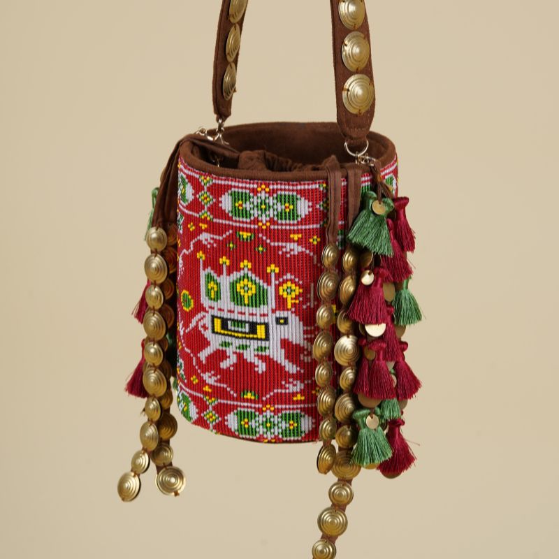 AMARA BUCKET RED GREEN