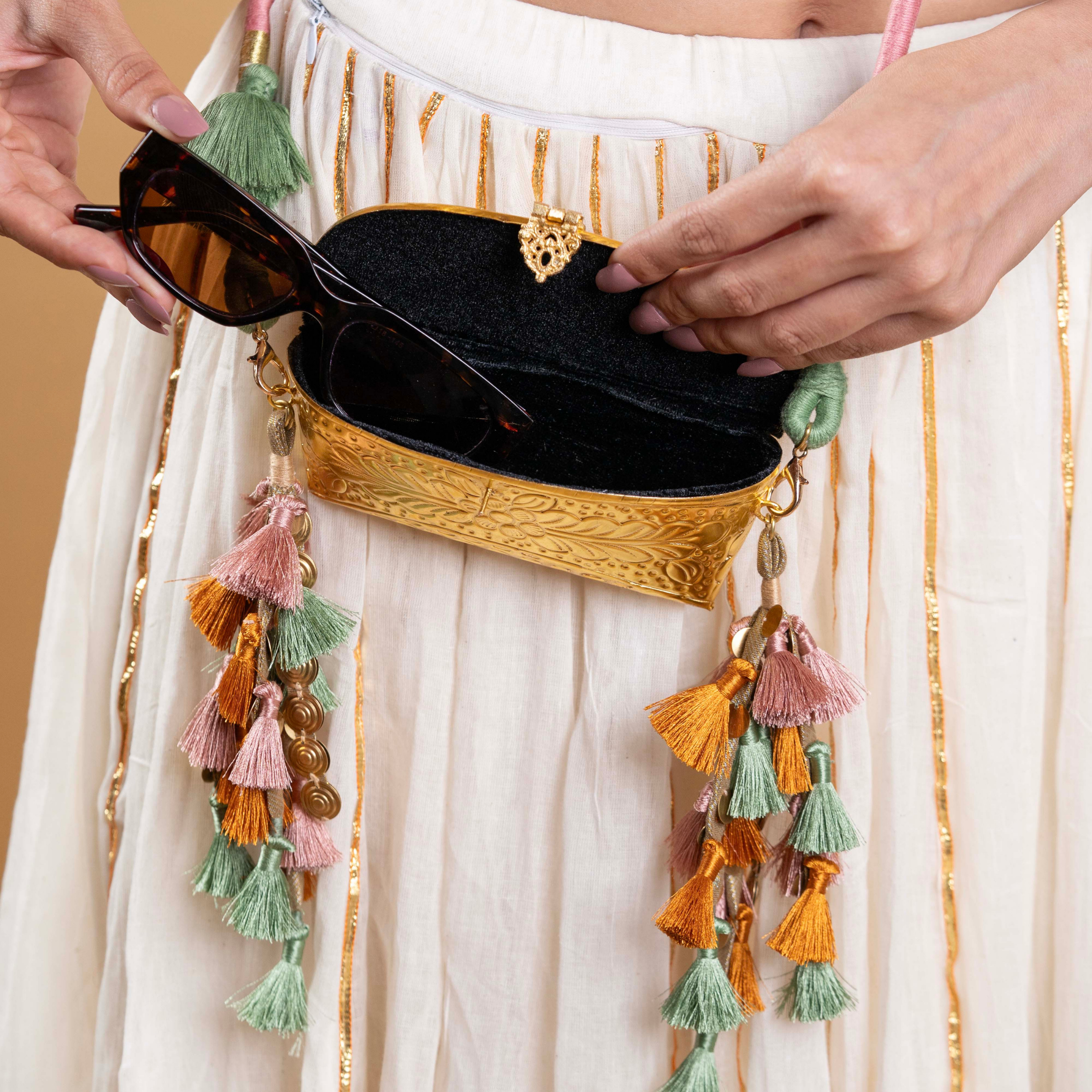 CHASHMA SANDOOK PASTEL