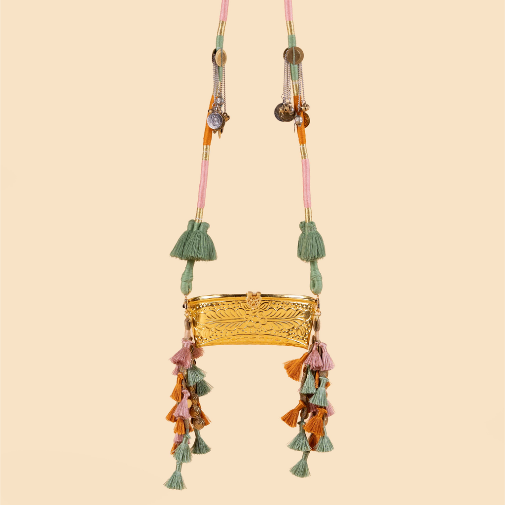 CHASHMA SANDOOK PASTEL