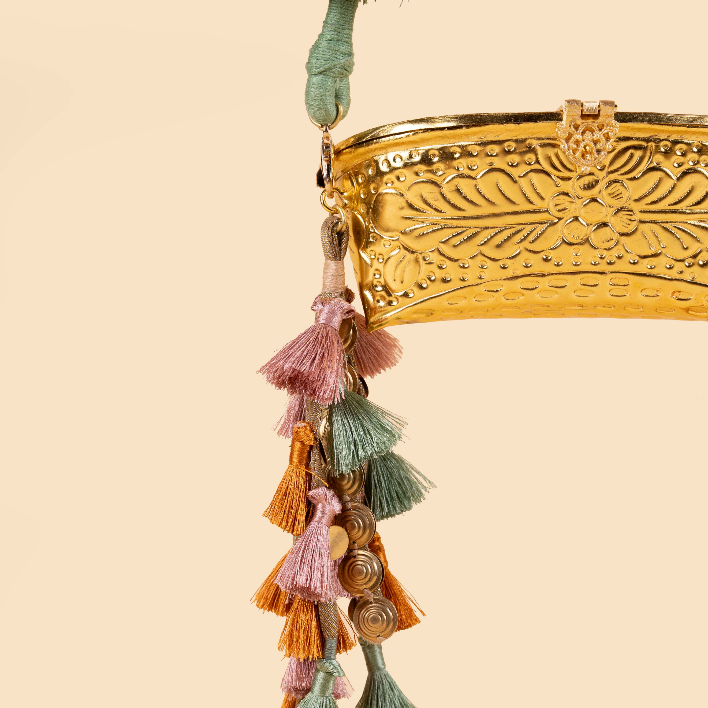 CHASHMA SANDOOK PASTEL