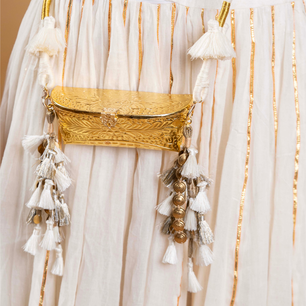 CHASHMA SANDOOK WHITE