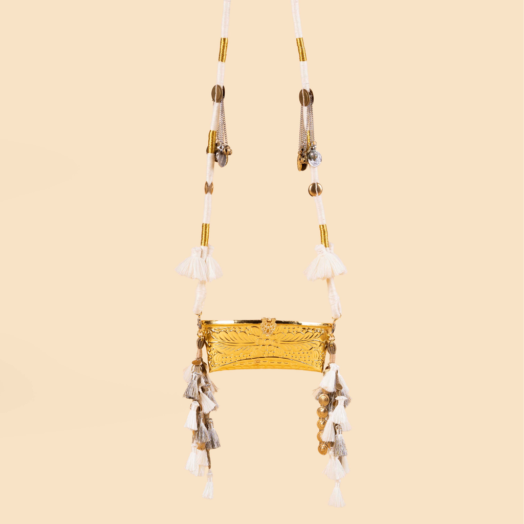 CHASHMA SANDOOK WHITE