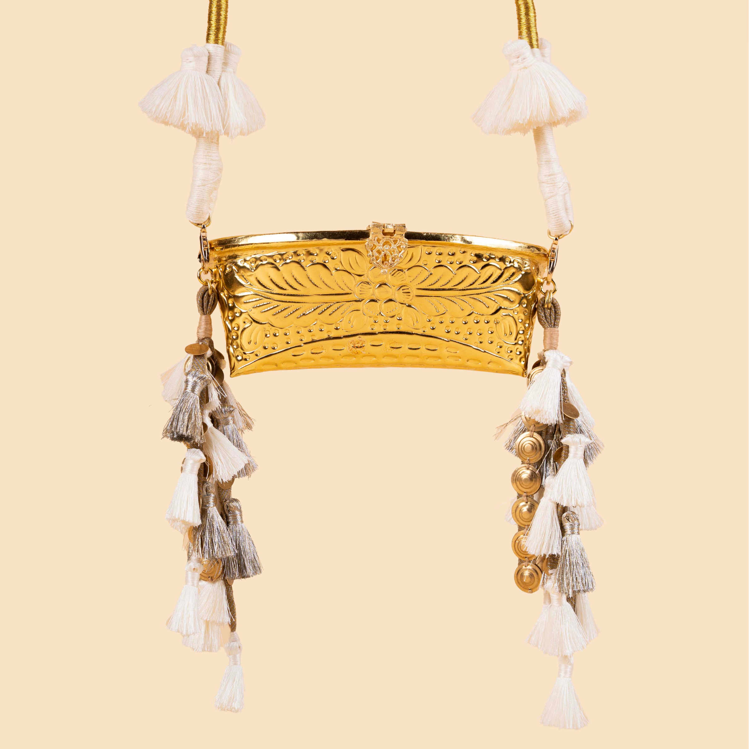 CHASHMA SANDOOK WHITE